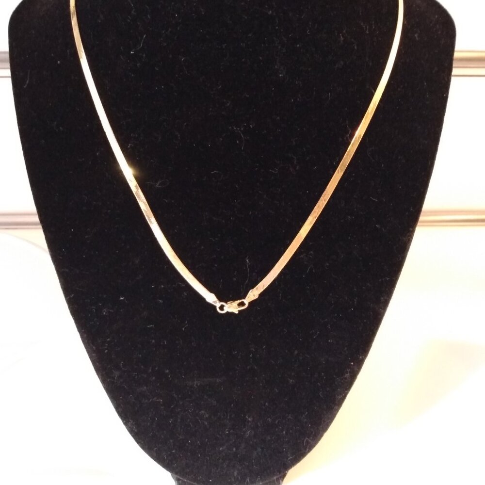 Beautiful solid 14kt gold, Chevron herringbone necklace. - Picture 14 of 16